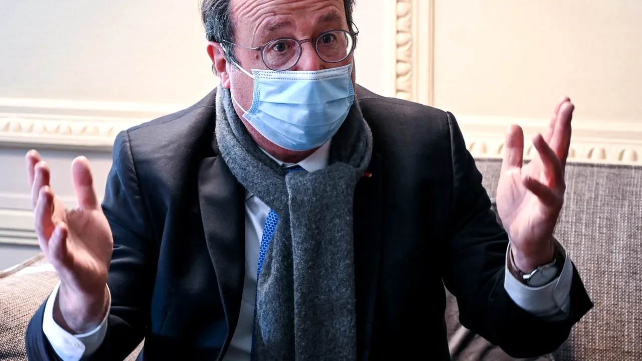 François Hollande, critici dure la adresa lui Sarkozy: 