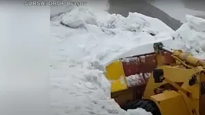 Avertizare meteo de vreme rea. Transfăgărăşanul este sub nămeţi. În unele zone, zăpăda a atins şi 6 metri 