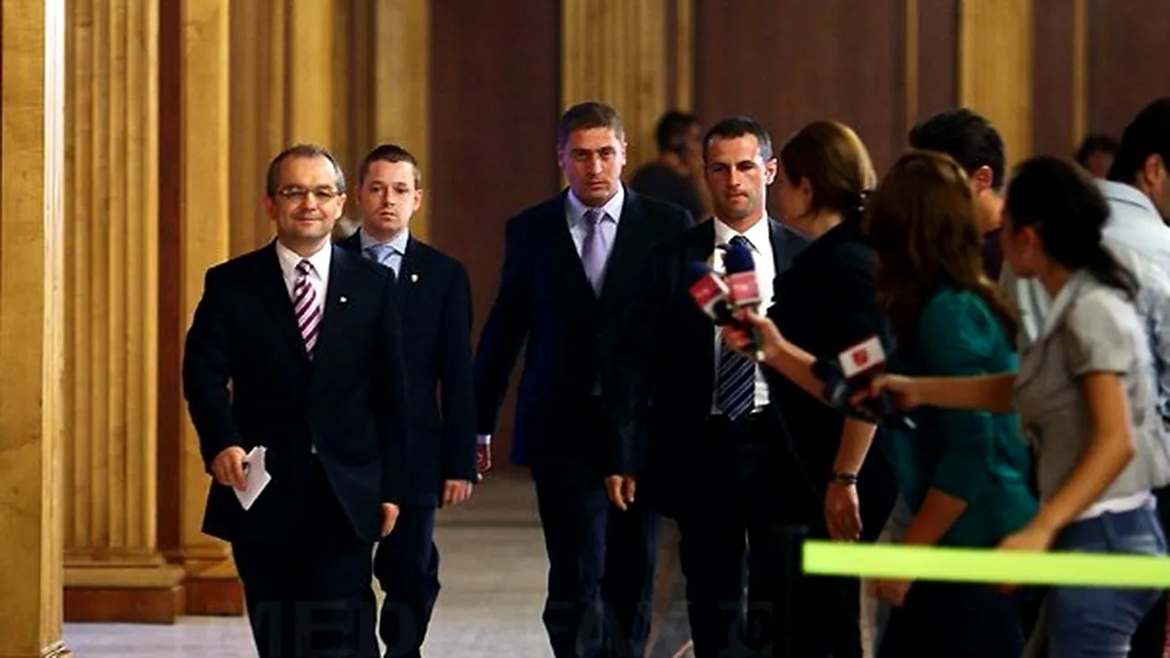 COMENTARIU: Capii PDL şi-au salvat obrazul prin plecare