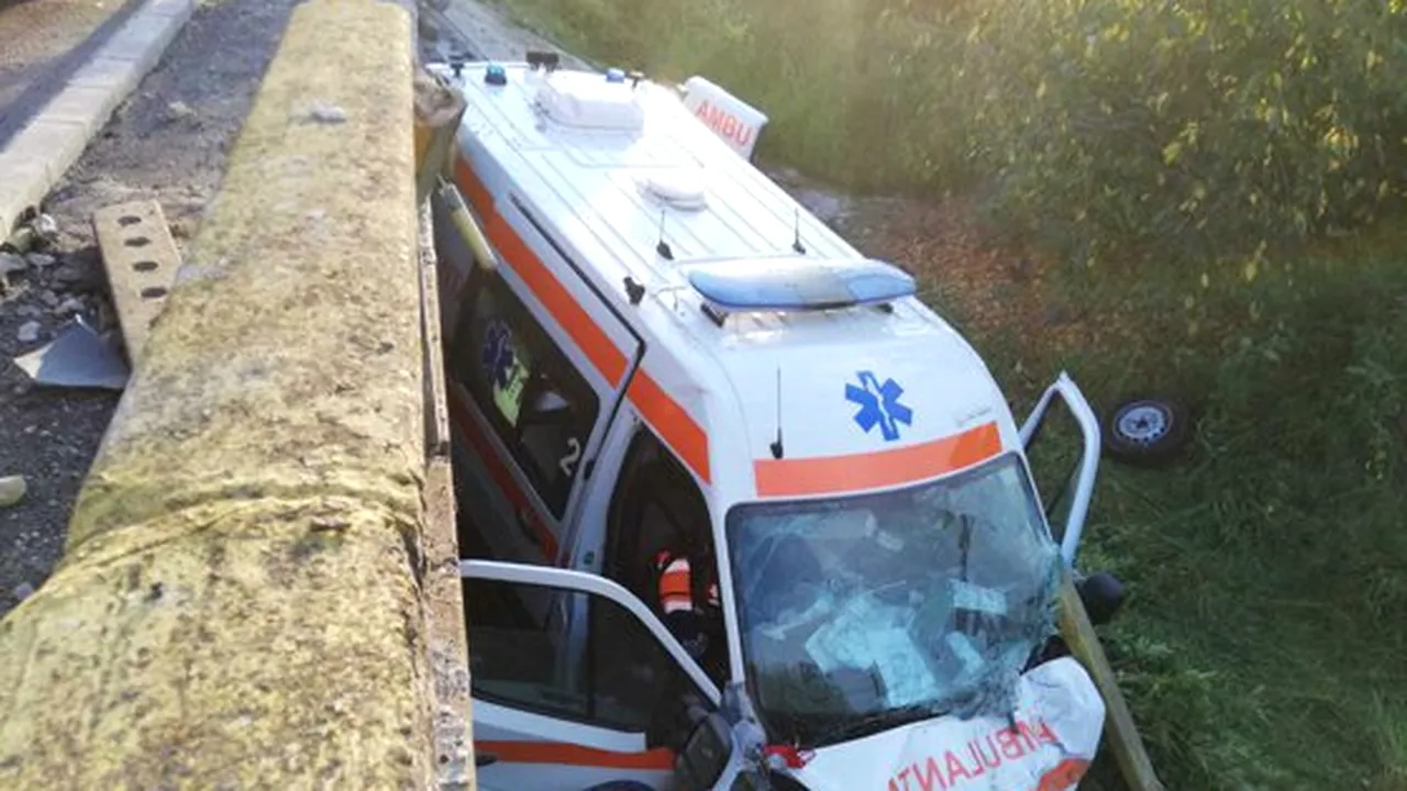 Femeia cu COVID-19, care era în ambulanţa prăbuşită în Gorj, a murit