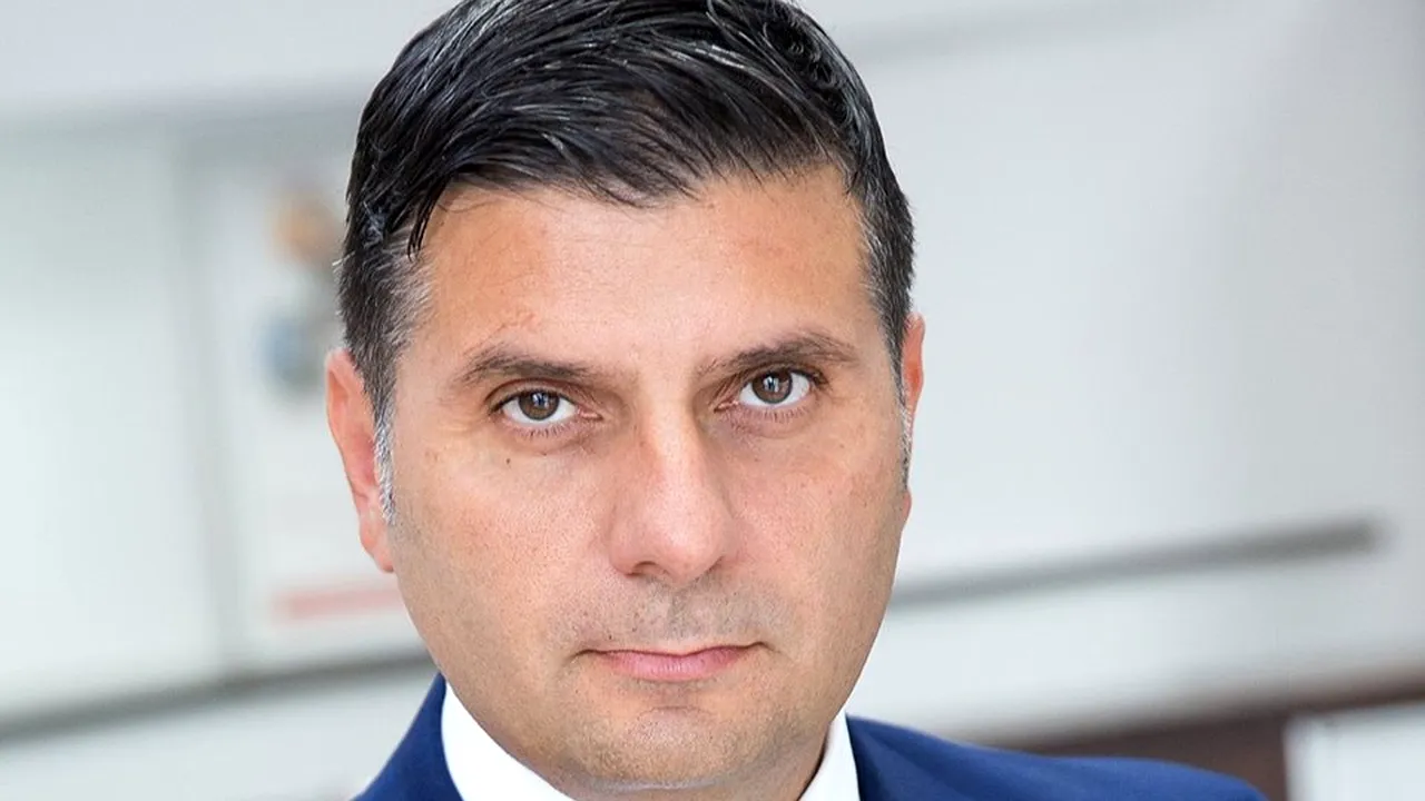 BIO: Alexandru Petrescu, ministrul propus pentru Economie. A plecat din corporaţiile din Londra pentru a conduce Poşta Română