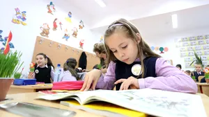 Educaţia, domeniu cheie. Studiu: un leu investit în educaţie aduce la buget opt lei