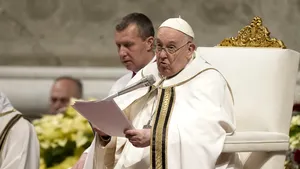 Papa Francisc susţine că „lovirea fără discriminare” a civililor este o crimă de război