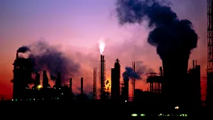 Poate fi răspândit coronavirusul de particulele de aer poluat? Ce spune un studiu făcut în cea mai poluată regiune din Europa