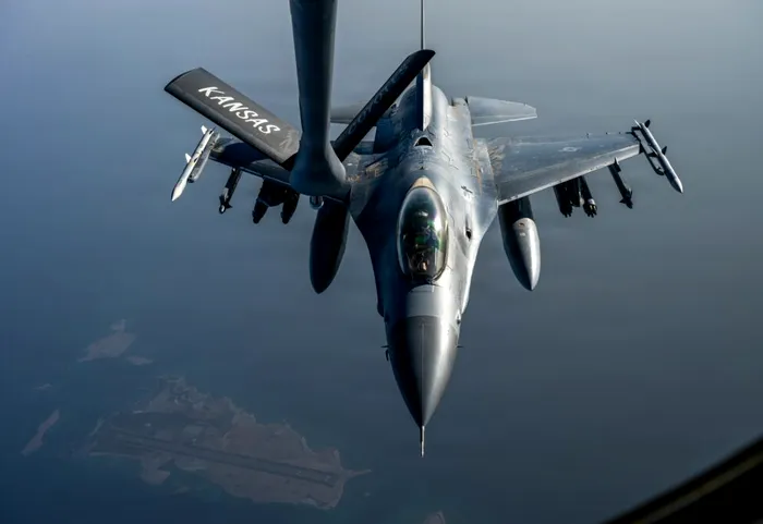 NEWS ALERT Mesaj nou RO-Alert în Tulcea, privind posibilitatea căderii unor obiecte din spațiul aerian. MApN: Două avioane F-16 au fost ridicate de urgență