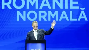 Vosganian, despre primul discurs de campanie al lui Iohannis: PNL şi USR cu o mână îmbrâncesc Guvernul, dar cu cealaltă mână îl ţin să nu cadă