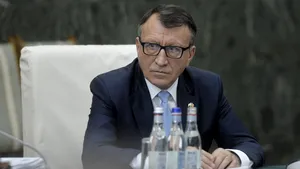 Stănescu, despre Ciucă: E în campanie. Sigur că nu ne-a căzut bine