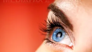 Ţi-ai schimba culoarea ochilor? Cum funcţionează tratamentul de doar 20 de secunde care îţi face ochii albaştri