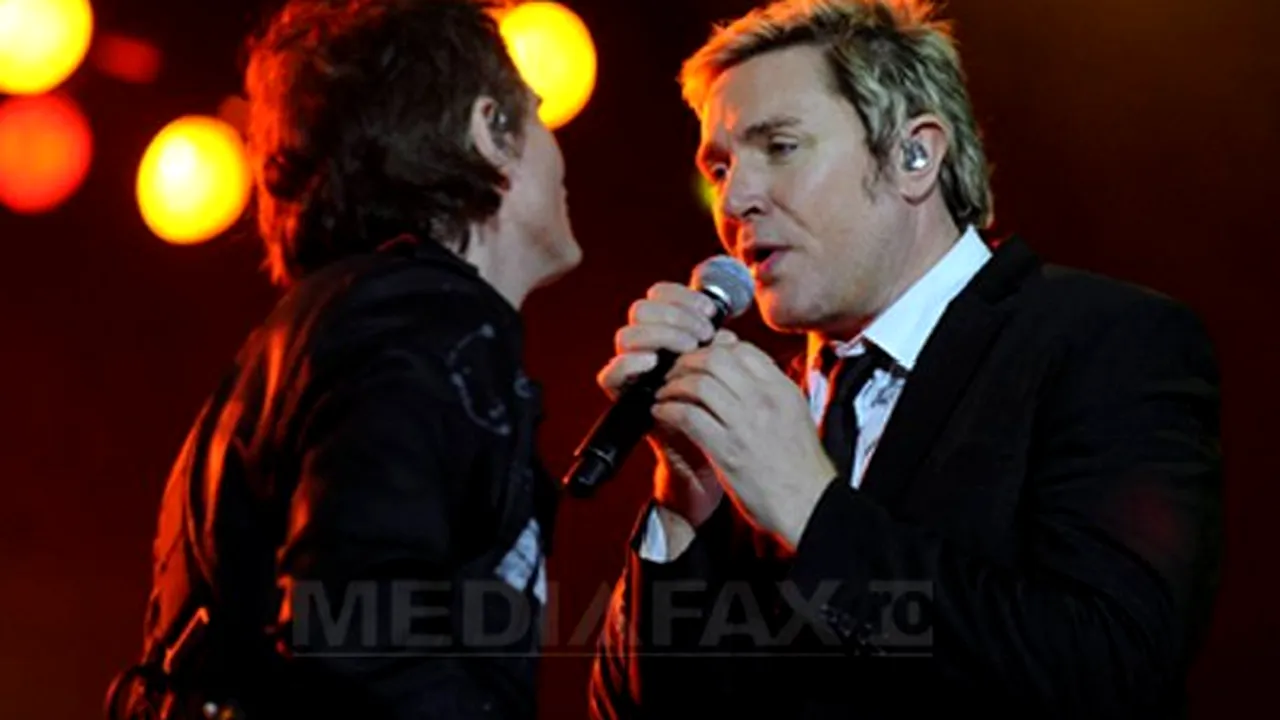 Duran Duran şi-a amânat turneul european din cauza problemelor medicale ale solistului trupei