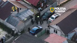 DIICOT: Percheziții în București și patru județe într-un dosar de trafic de persoane și proxenetism