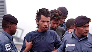 Trei adolescenţi din Noua Zeelandă, salvaţi de pescari după ce au plutit 50 de zile într-o barcă