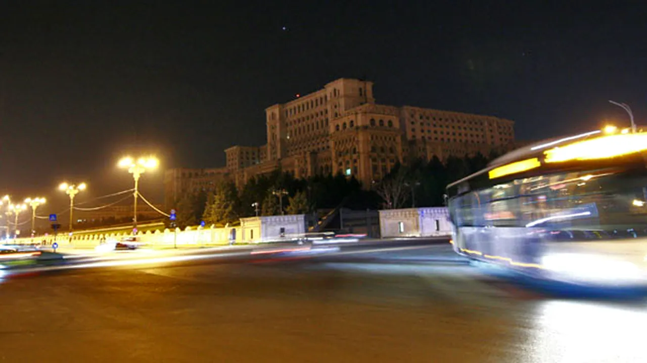Luminile Palatului Parlamentului, stinse pentru o oră - VIDEO