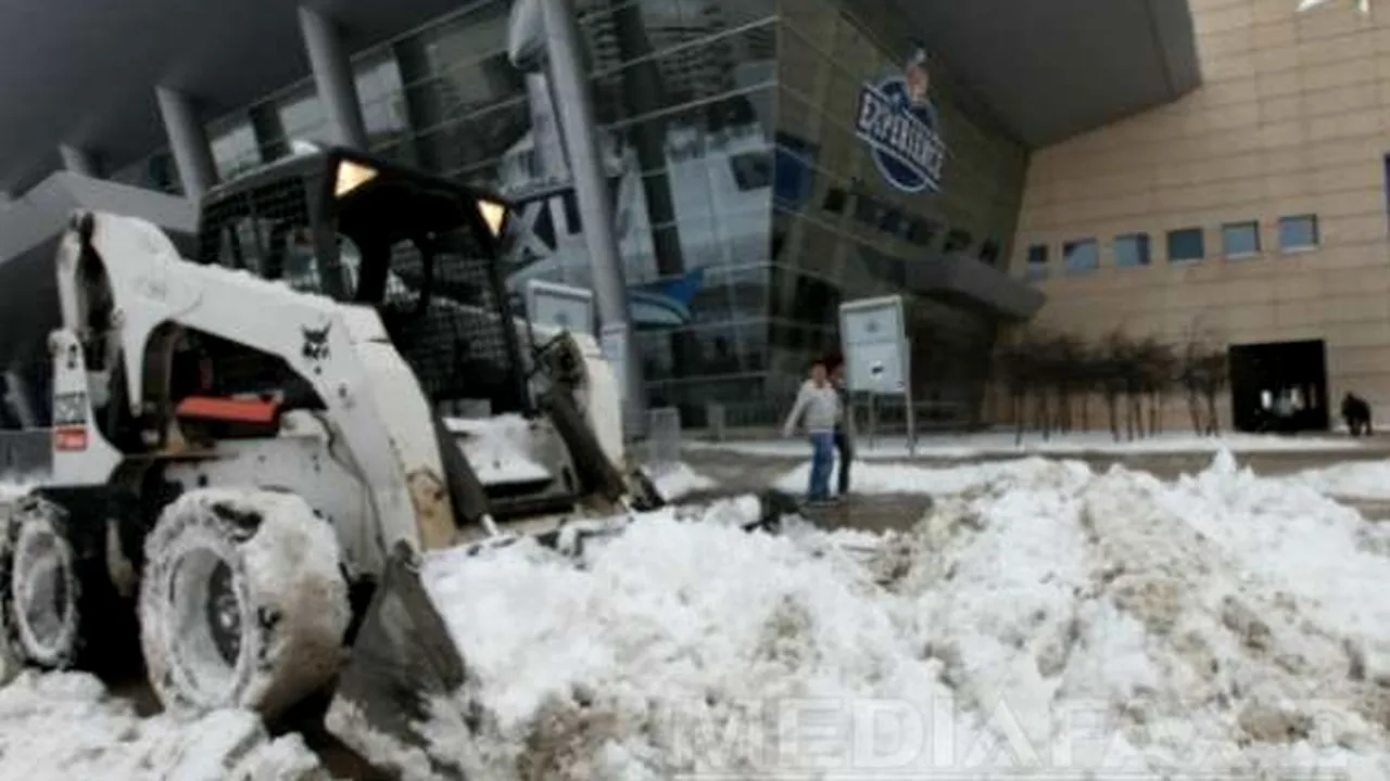 Cel puţin şapte morţi şi 1.500 de zboruri anulate din cauza zăpezii în SUA