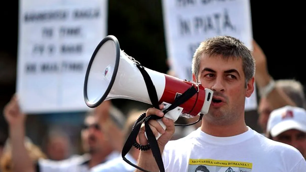 Conflicte între manifestanţii anti-USL şi cei anti-Băsescu, la Arad şi Cluj-Napoca