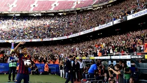 Neymar a fost prezentat pe Camp Nou, în faţa a 50.000 de fani