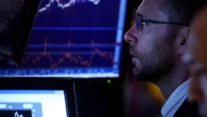 Scăderea economică din Europa şi SUA va încetini în următoarele luni