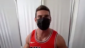 VIDEO Dorian  Popa s-a vaccinat anti-Covid: Înainte bărbaţii mergeau la luptă. Acum ne sperie un ac de 3 cm lungime şi câţiva picometri grosime