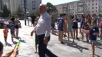 Primarul unui mare oraș din România, atacat pe stradă cu pistoale de apă: Am plecat ud leoarcă