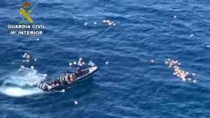 Imagini de necrezut: Trei poliţişti au fost salvaţi de la înec chiar de traficanţii de droguri pe care îi urmăreau - VIDEO 