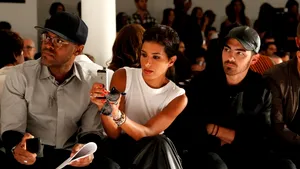 GALERIE FOTO | Cum SFIDEAZĂ tradiţiile o prinţesă musulmană autentică. Nu poartă hijab şi e VEDETĂ la marile prezentări de modă