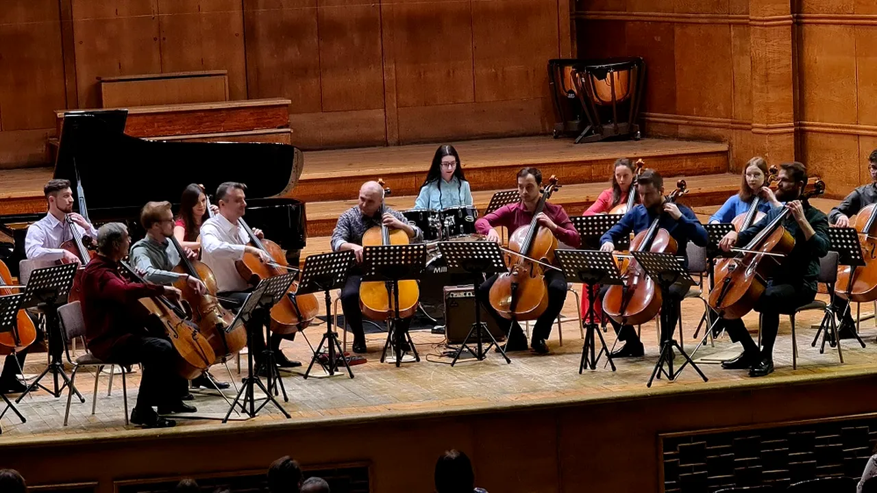Violoncelistul Marin Cazacu şi Ansamblul Violoncellissimo, aplaudaţi în picioare la Sofia