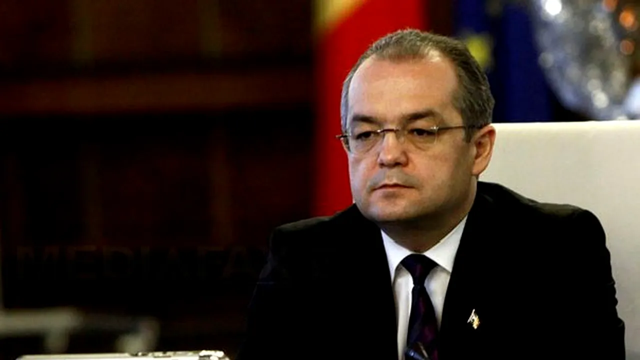 Boc susţine că salariile directorilor vor fi plafonate la nivelul din 2010 şi în regiile locale