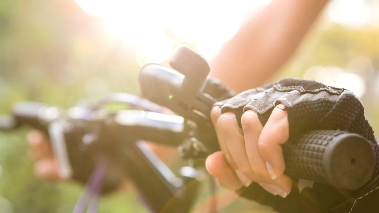 Un potenţial nou record mondial. O americancă a ocolit globul pe bicicletă în 108 zile, 12 ore şi 12 minute