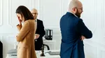 Cum îți influențează AI relațiile personale și profesionale: „Riscăm să ne pierdem propria voce”