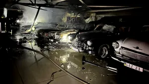 Muzeu cu maşini de epocă din Kiev, lovit de o dronă rusească