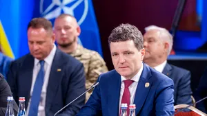Nicușor Dan, declarații de presă după summitul B9: România își propune să crească cheltuielile pentru apărare la 5% din PIB / Lupta împotriva violenței domestice va fi o prioritate / Țara nu se află în pericol de a pierde fonduri europene