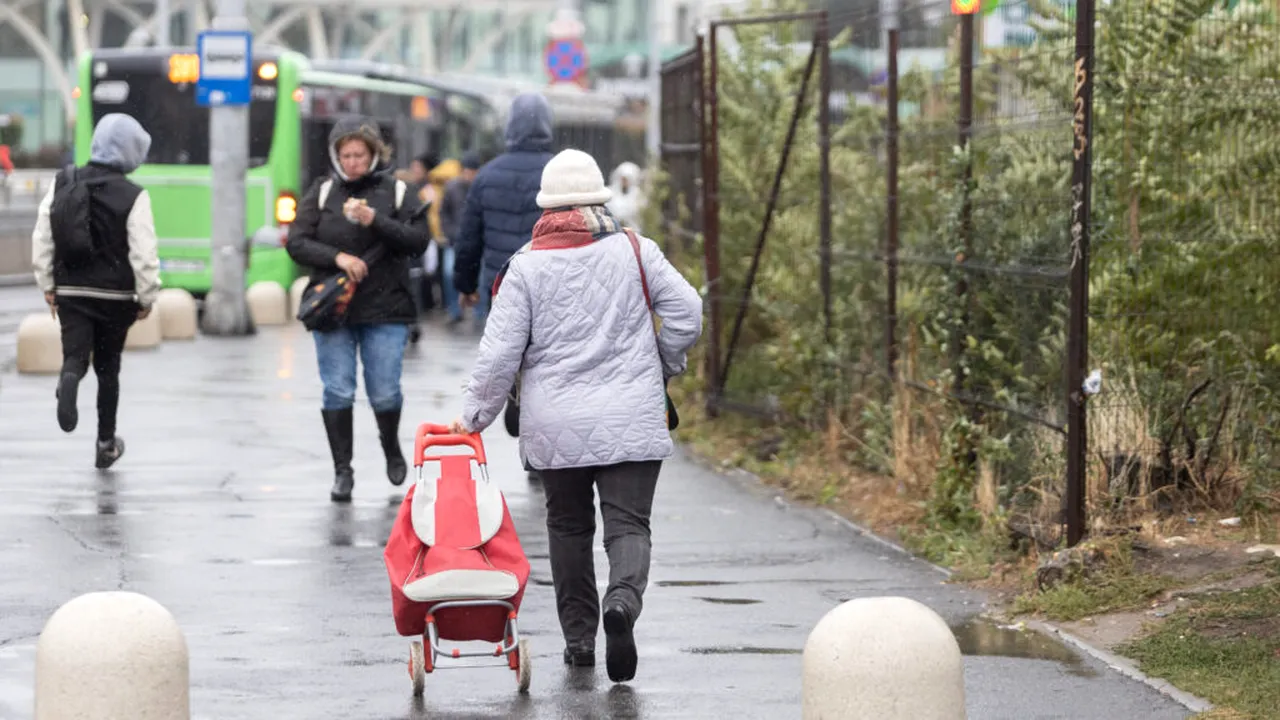 Weekend cu vânt puternic. ANM a emis atenționări de cod galben pentru următoarele zile