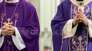 Cardinalii electori, atraşi în scandalurile de pedofilie