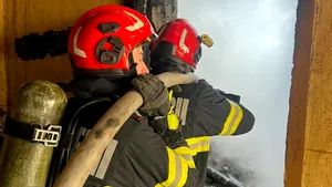 Acoperișul unei case din județul Arad a luat foc