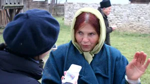 Profesoara ale cărei păpuşi au ajuns în SUA şi Franţa: Redau portul popular în splendoarea lui