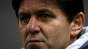 Lăcătuş: Vom juca pentru a obţine maximum cu Fiorentina