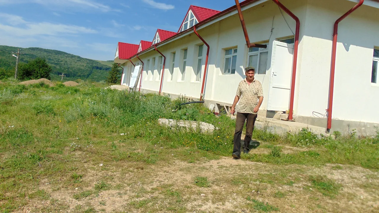 Deputat PNL: La deschiderea anului şcolar, peste 3.800 de şcoli nu au autorizaţie ISU, iar 4.000 nu au autorizaţie sanitară