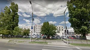 Incendiu la Spitalul Penitenciar Rahova: Deţinuţii ar fi dat foc la obiecte în cameră/ Patru gardieni şi un deţinut, duşi la spital