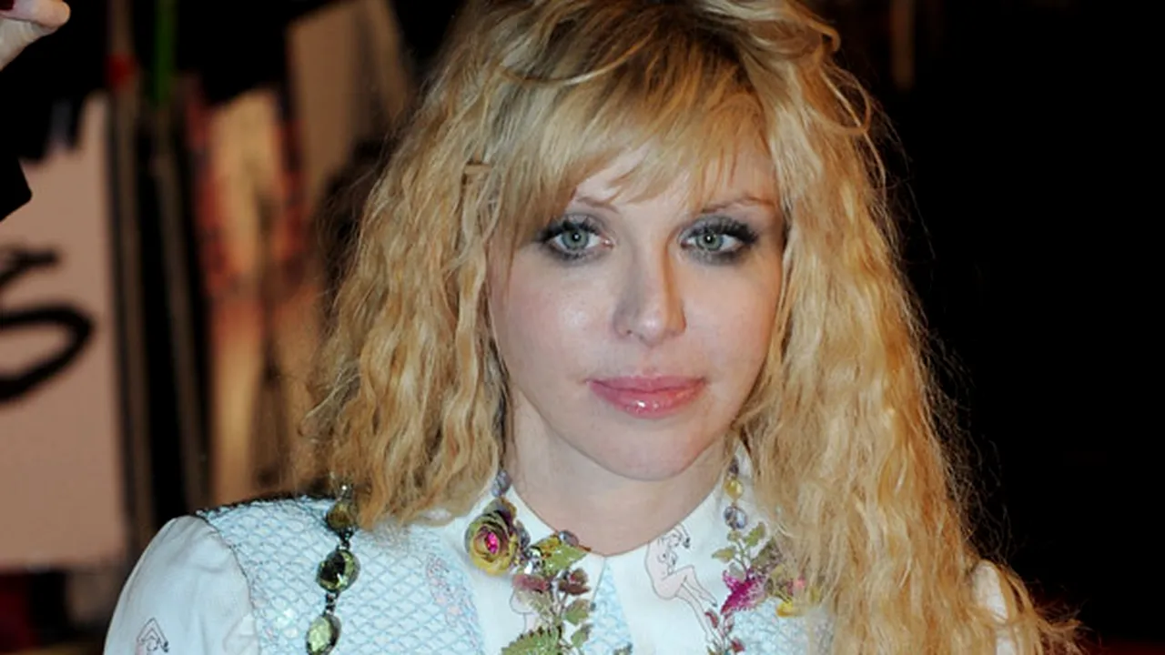 Courtney Love renunţă la numele care a făcut-o celebră