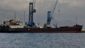 O navă cargo ce avea la bordul său 12 persoane a naufragiat în apele Mării Negre