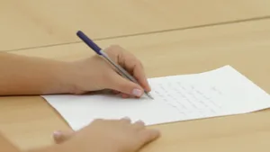 Subcomisie Cod civil: Părinţii pot cenzura corespondenţa copilului până la 14 ani