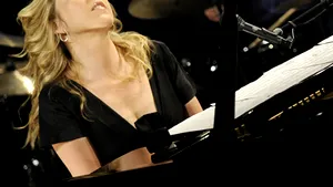 Cântăreaţa de jazz Diana Krall va concerta la Bucureşti, în toamnă