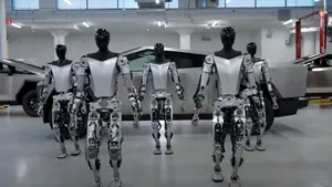 Un inginer Tesla a fost atacat de un robot. Cum a reacţionat Elon Musk

