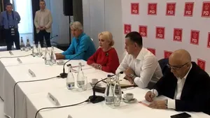 Şedinţă importantă PSD la malul mării. Viorica Dăncilă: Avem 45 de zile pentru a merge în Parlament, nu ne grăbim/ Firea: Nu cred că preşedintele ar lăsa ţara fără instituţii funcţionale/ Preşedintele PSD Neamţ: Vom avea voturile să trecem Guvernul prin Parlament 