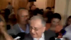 Iliescu, întrebat pe cine susţine la preşedinţia PSD: Pe nimeni - VIDEO