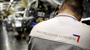 Peugeot Citroën concediază 11.000 angajaţi