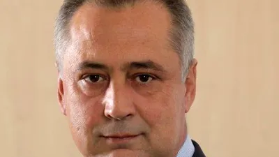 NEWS ALERT UPDATE. Noi detalii din dosarul șefului Vămilor, pus de Ilie Bolojan și prins de procurori. Alături de șeful Vămii Galați, a falsificat înscrisuri oficiale, inventând situații operative și misiuni fictive. Inițial reținut, Mihai Savin se află sub control judiciar