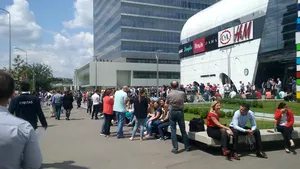 Bărbatul dus la audieri, în cazul alertei cu bombă din Capitală, a spus că a făcut o glumă - FOTO/VIDEO