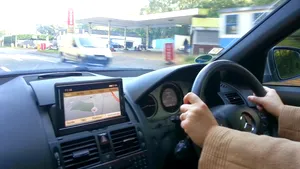 A vrut să „ajute”, dar a ajuns la închisoare. O tânără a dat examenele auto pentru 150 de persoane