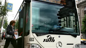 Autobuze Mercedes cu aer condiţionat vor circula în Bucureşti