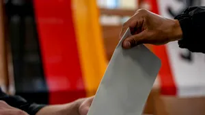 Partidele din coaliţia lui Scholz suferă pierderi semnificative în Bavaria şi Hesse / Semnal de alarmă: AfD, partid de extremă-dreapta, obţine cel mai bun rezultat într-un land din Germania de Vest